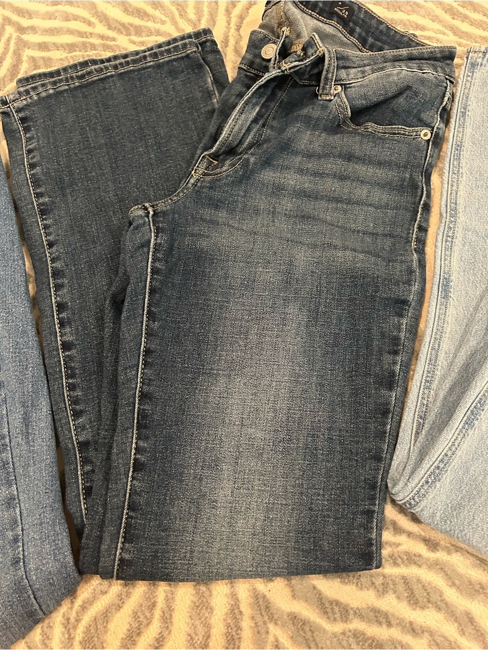Jean Bundle, 4 Pairs Size 6-8, Straight, Wide, Flare, and Boot leg Jeans - Picture 13 of 16